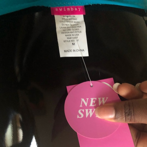 One piece Swimsuit - Picture 7 of 7